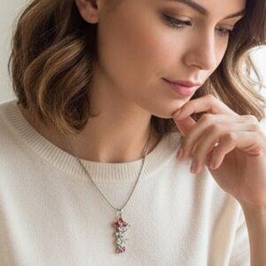 NWOT! Minnie Mouse silver necklace charm